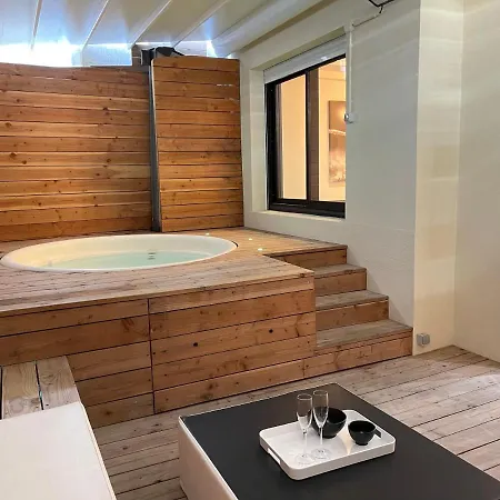 Loft Romantique Spa Apartment *