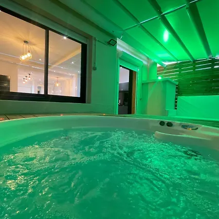 Loft Romantique Spa Apartment *